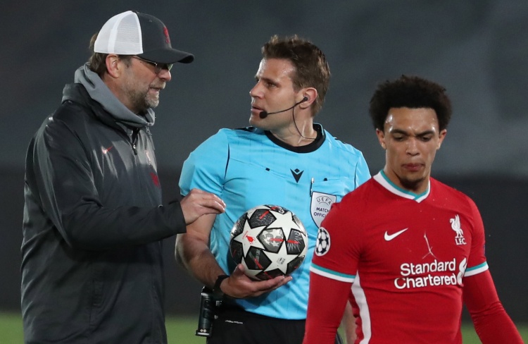 泽林斯基：下一轮踢利物浦必须好好表现，我们要争取进入前八（泽林斯基：战利物浦需全力发挥，力争跻身前八）