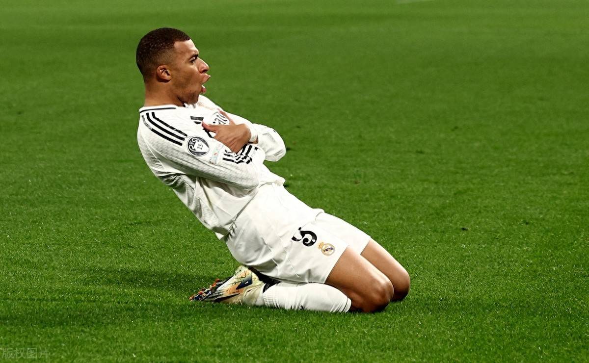 热身赛：U18国青2-1吉尔吉斯斯坦U18，魏祥鑫、贾伟伟建功（U18国青热身赛2-1力克吉尔吉斯斯坦U18，魏祥鑫与贾伟伟破门）