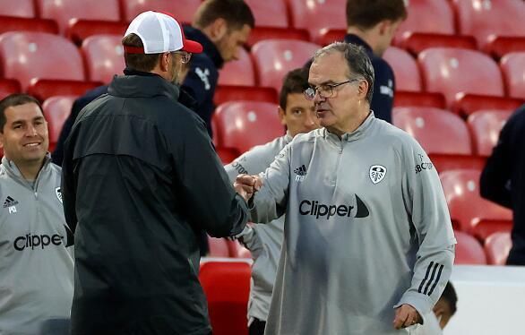 TA分析3-4-3阵型：从链式防守到战术万花筒，攻守易形的现代解法（TA深度解析3-4-3：从链式防守到战术万花筒，攻守随形的现代范式）