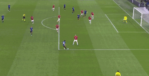 FC26美丽足球：维蒂尼亚、德容领衔，金外脚背夸雷斯马在列（FC26华丽足球：维蒂尼亚、德容领衔，外脚背之王夸雷斯马入选）