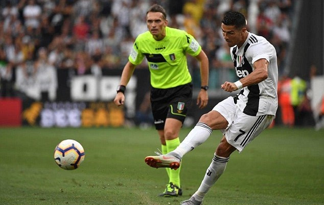 安布：邵佳一与此前的混乱划清界限，是国足非常好的主帅人选（安布称：邵佳一已与过去的混乱切割，堪为国足主帅上佳人选）