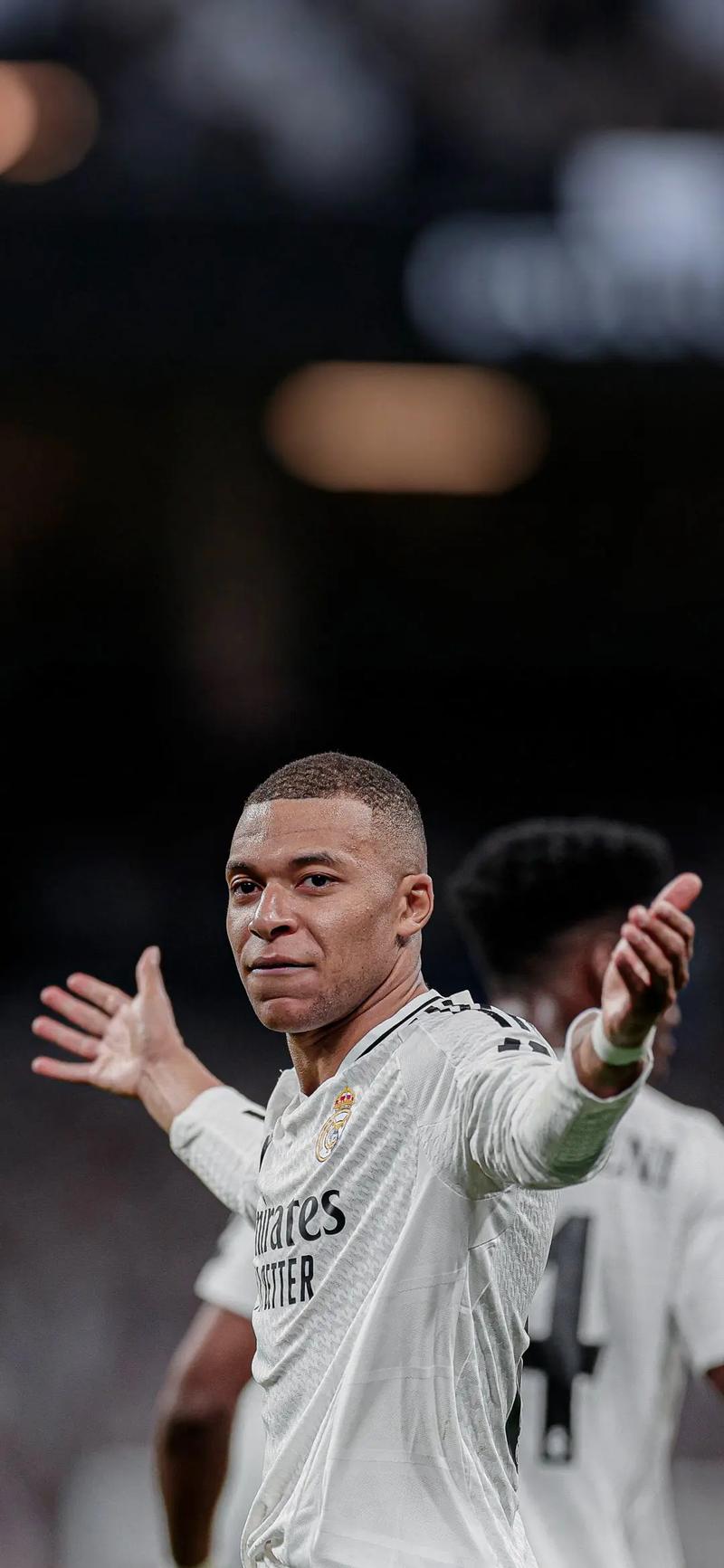 樊振东回归突生悬念！3大变数卡住国乒一哥，王励勤如何抉择？（樊振东回归风云再起：三大变量牵动国乒一哥，王励勤如何取舍）